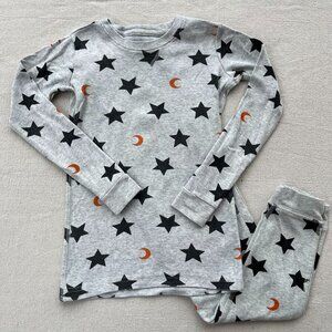 Primary Organic Star Print PJ Top & Pants, Heather Silver/Black Stars, Size 6-7